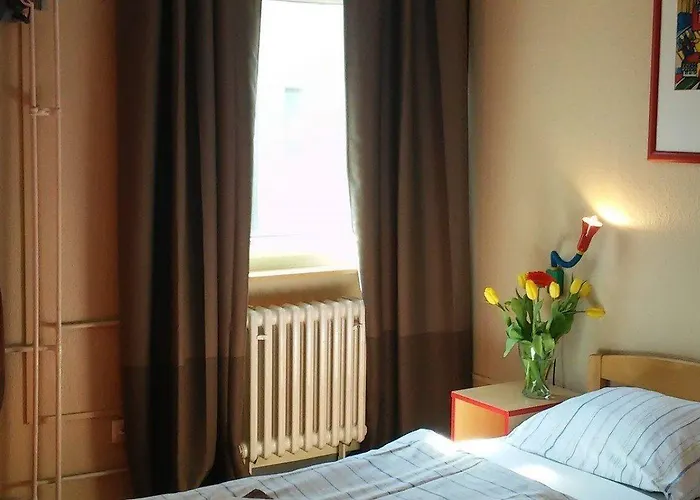 Acama & Schoeneberg 2*