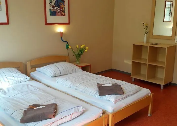 Acama & Schoeneberg 2*