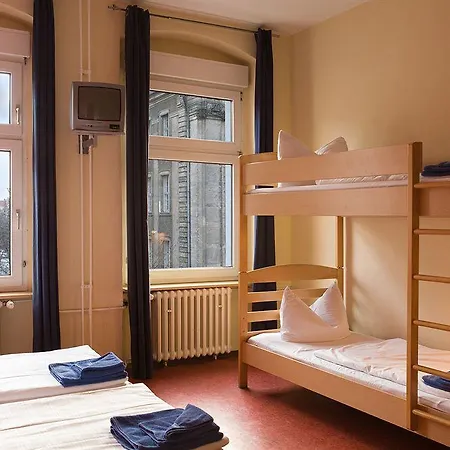 Acama & Schoeneberg 2*