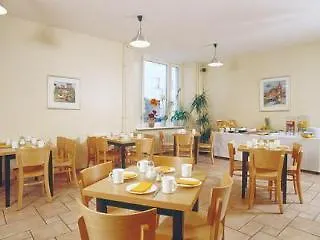 Acama & Schoeneberg ホテル