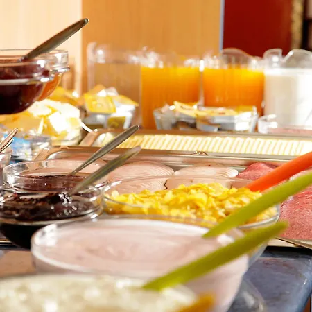 ホテル Acama & Schoeneberg 2*