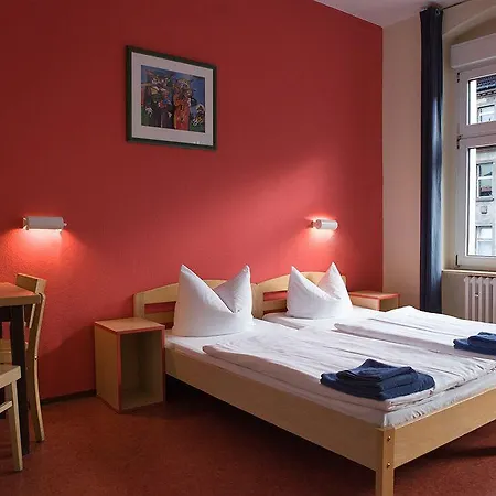 Acama & Schoeneberg Hotell 2*