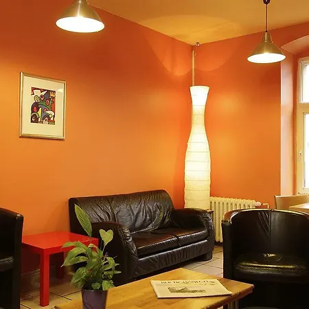 Acama & Schoeneberg 2*