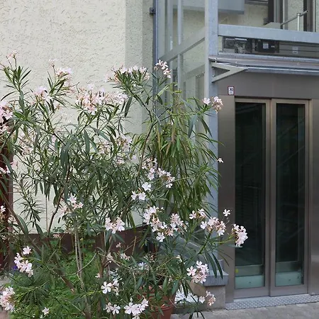 Hotel Acama & Schoeneberg 2*