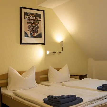 Hotel Acama & Schoeneberg 2*