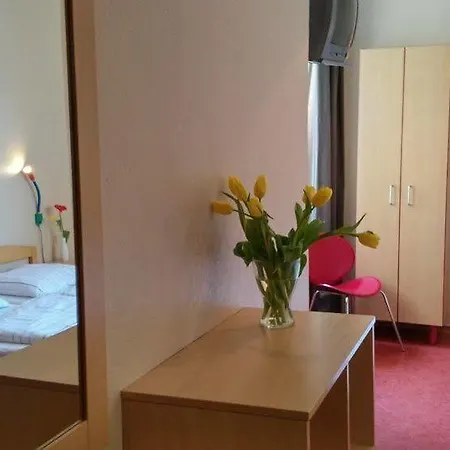 Hotel Acama & Schoeneberg 2*