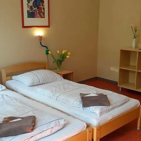 Acama & Schoeneberg 2*