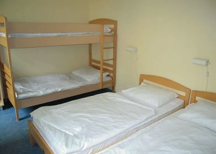 Acama & Schoeneberg Hotell 2*