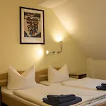فندق Acama & Schoeneberg 2*
