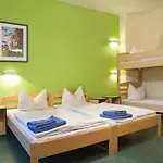 فندق Acama & Schoeneberg 2*