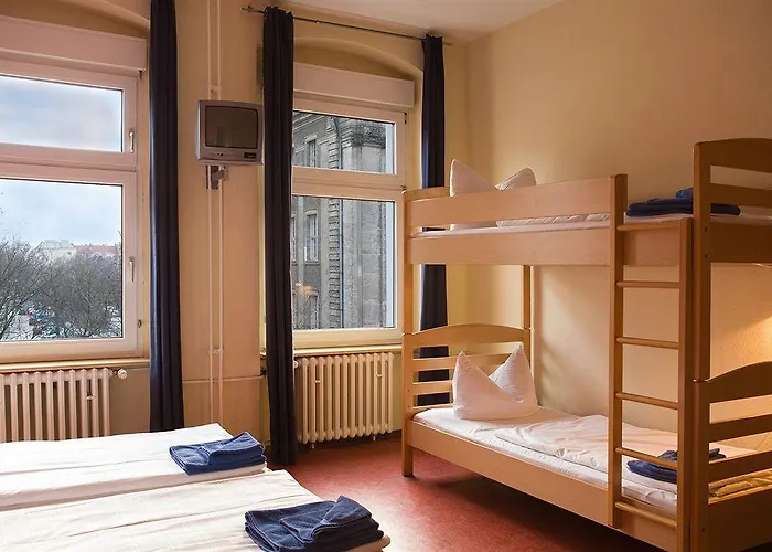 Acama & Schoeneberg 2*